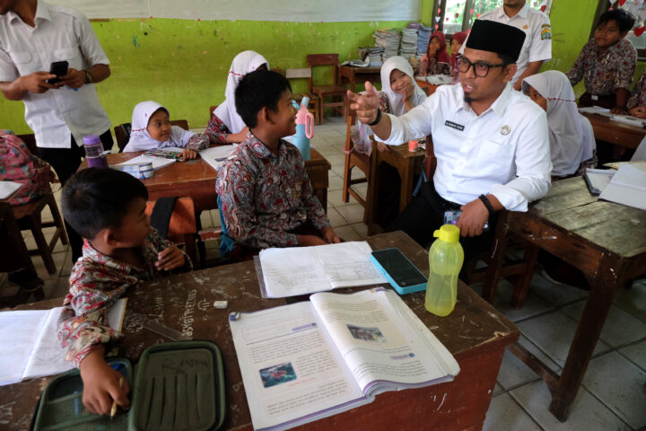 Doni Serang Kadindik Kota Serang Yang Baru Ahmad Nuri Tidak Dikenal Saat Sidak Sekolah Dasar 1