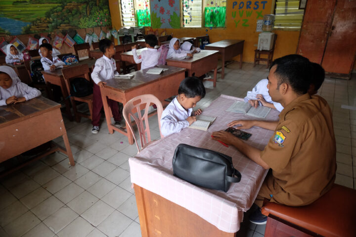 Doni Serang Murid SDN Penancangan 3 Kota Serang Tidak Wajib Nonton Film Cyberbully 1