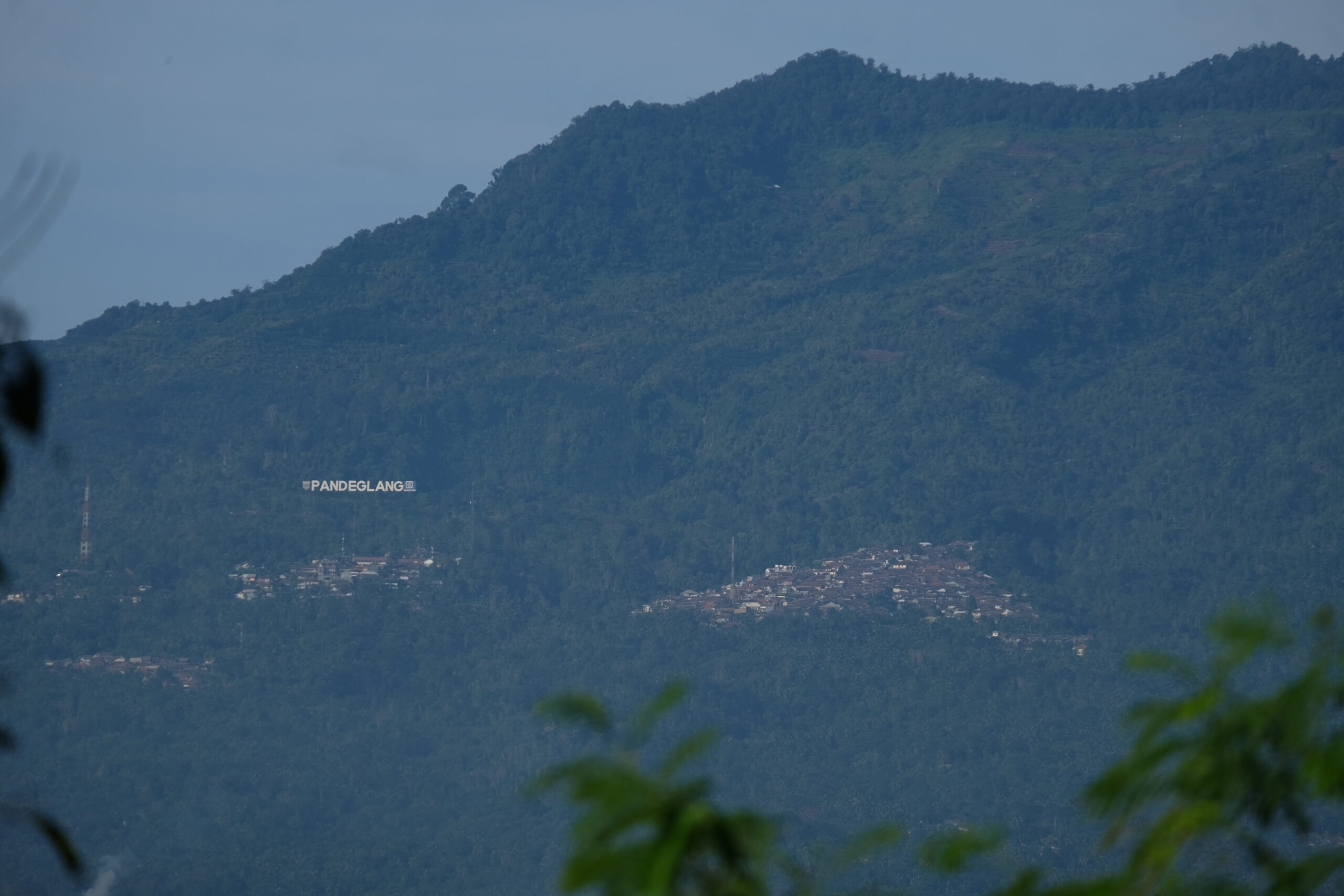 Pemukiman Lereng Gunung Karang Pandeglang Terlihat di Kota Seran Doni Serang Pemukiman Lereng Gunung Karang Pandeglang Terlihat di Kota Serang 1 scaled
