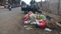 Doni Serang Sampah Kembali Numpuk di Luar Kawasan Pasar Induk Rau 1