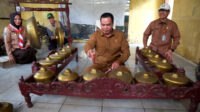 Doni Serang Walikota Serang Budi Rustandi Mainkan Alat Musik Gamelan 1