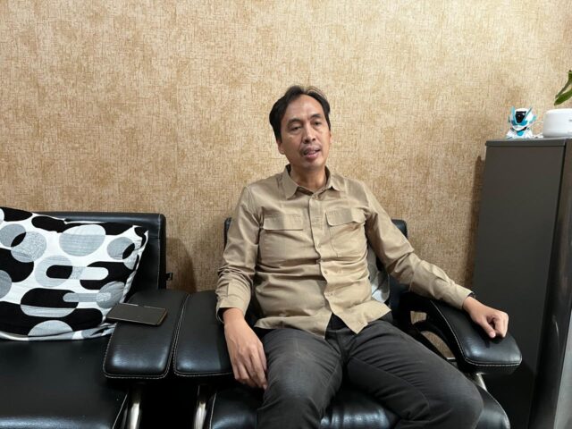 Kepala Bidang Pengelolaan Sampah, Limbah B3, dan Pengendalian Pencemaran DLHK Banten, Ruli Riatno. (Muhamad Tohir/ Bantenraya.com) WhatsApp Image 2025 09 01 at 14.44.01