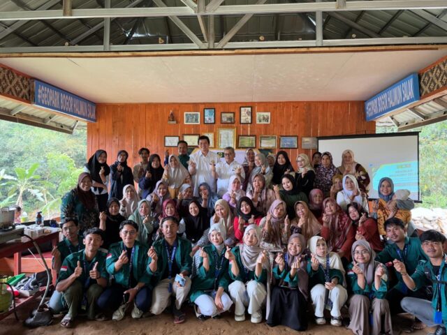 Seminar Ekonomi Islam di Desa Malasari Bogor. (KKNT INAIS Desa Malasari Bogor)