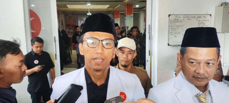 Ketua DPTD PKS Kota Serang Ihyauddin Rosyadi ditemui wartawan usai Musda V DPTD PKS Kota Serang, Sabtu 6 September 2025. (Dokumentasi warga untuk Banten Raya)