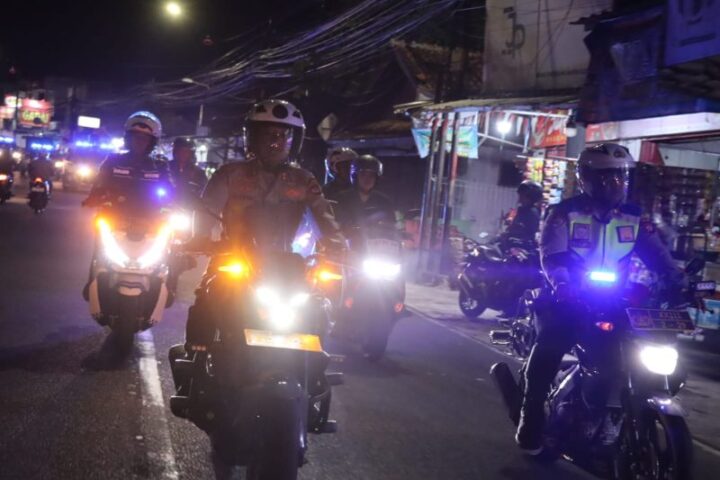 Polres Pandeglang gencar melakukan patroli skala besar cipta kondisi di wilayah hukum Pandeglang, Selasa 2 September 2025.