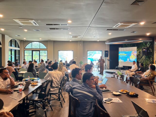 Sebanyak 30 industri di Kota Cilegon saat mengikuti sosialisasi Gemet Sekul di Hotel The Royale Krakatau, Selasa (2/9). (Tia/Banten Raya)