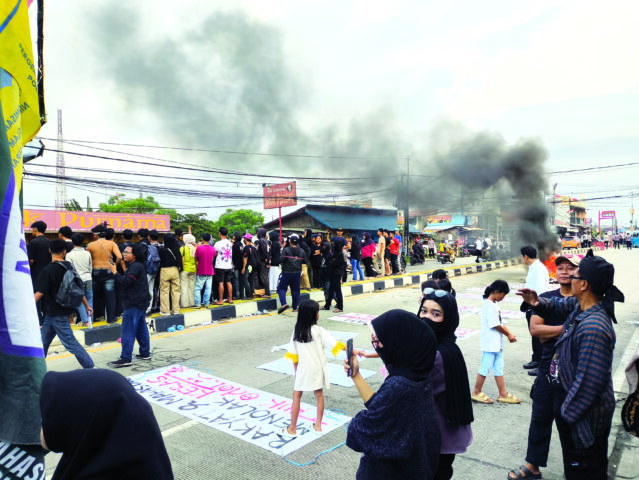 Truk Dilarang Lewat Kramatwatu