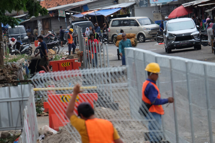 Doni Serang Antisipasi PKL Kembali Berjualan Kawasan Luar Pasar Rau Kota Serang Dipagar 1