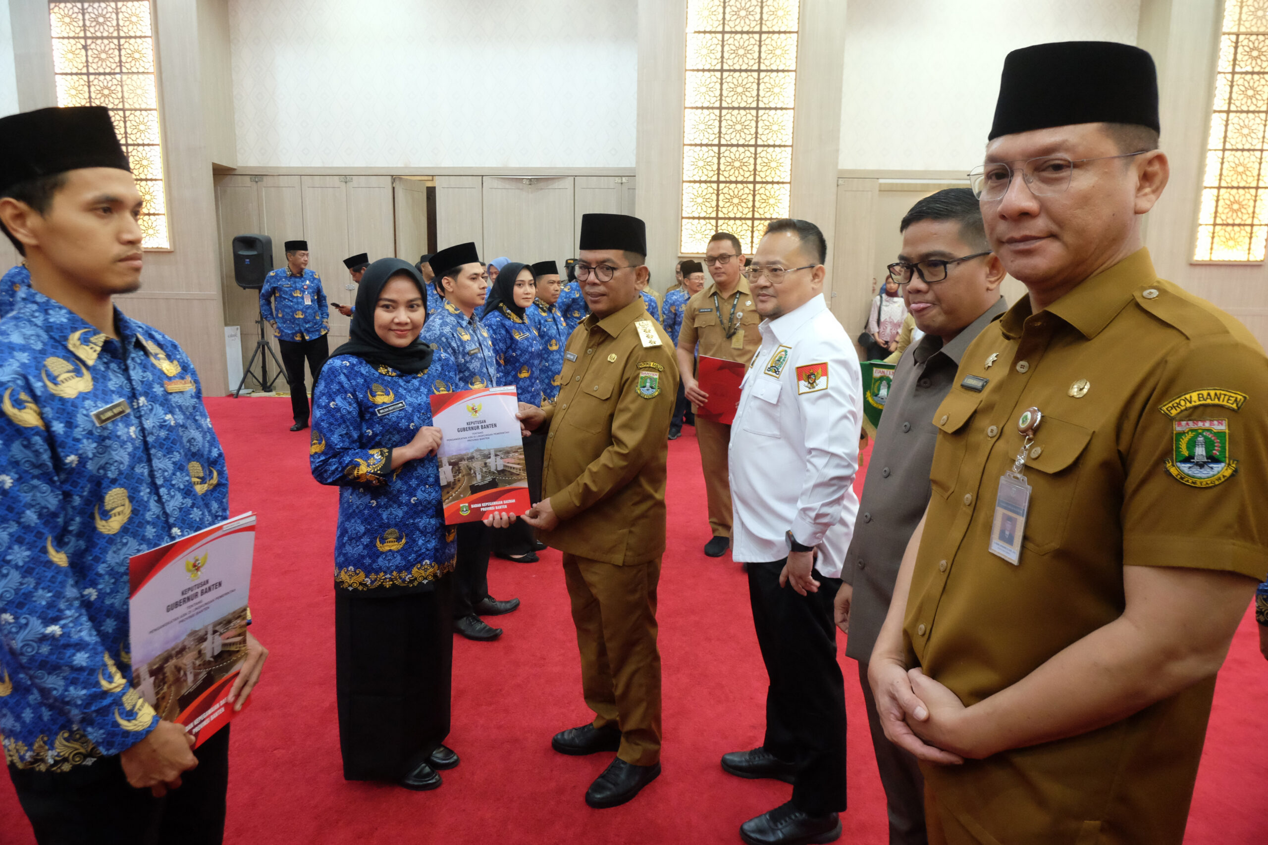 Gubernur Banten Andra Soni Lantik P3K Tahap 2 Doni Serang Gubernur Banten Andra Soni Lantik P3K Tahap 2 1 scaled
