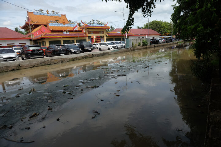 Doni Serang Kali Pamarican Samping Benteng Spelwijk dan Depan Vihara Avalokitesvara Dangkal 1