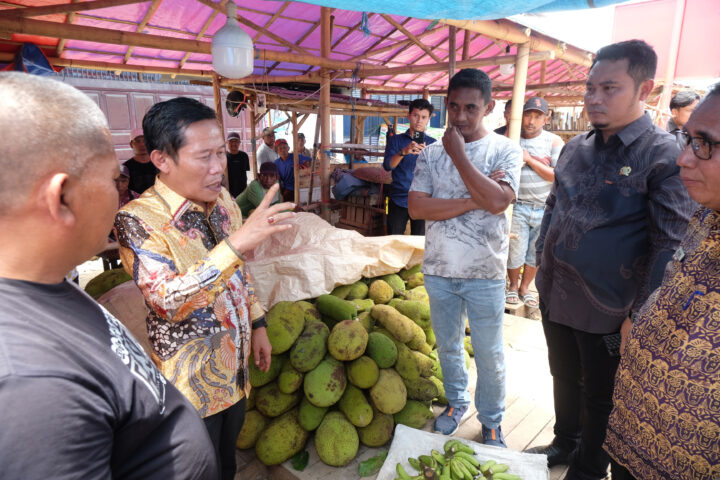 Doni Serang Ketua DPRD Kota Serang Sidak Lapak PKL Pasar Rau Yang Berjualan Diatas Lahan Pipa Gas 1