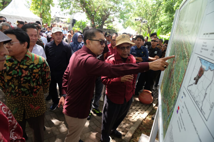 Doni Serang Menteri Kebudayaan Resmikan Monumen Jalur Masuk Cornelis de Houtman Masuk Banten di Kota Serang 1