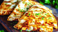 Nikmati Camilan Quesadilla dengan Sensasi Rasa Timur Tengah Nikmati Camilan Quesadilla dengan Sensasi Rasa Timur Tengah