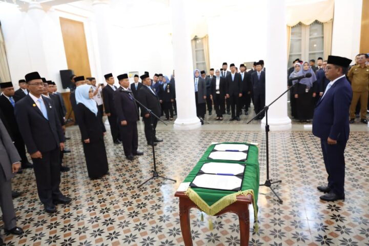 Adik Dimyati Jadi Sorotan 1 PELANTIKAN