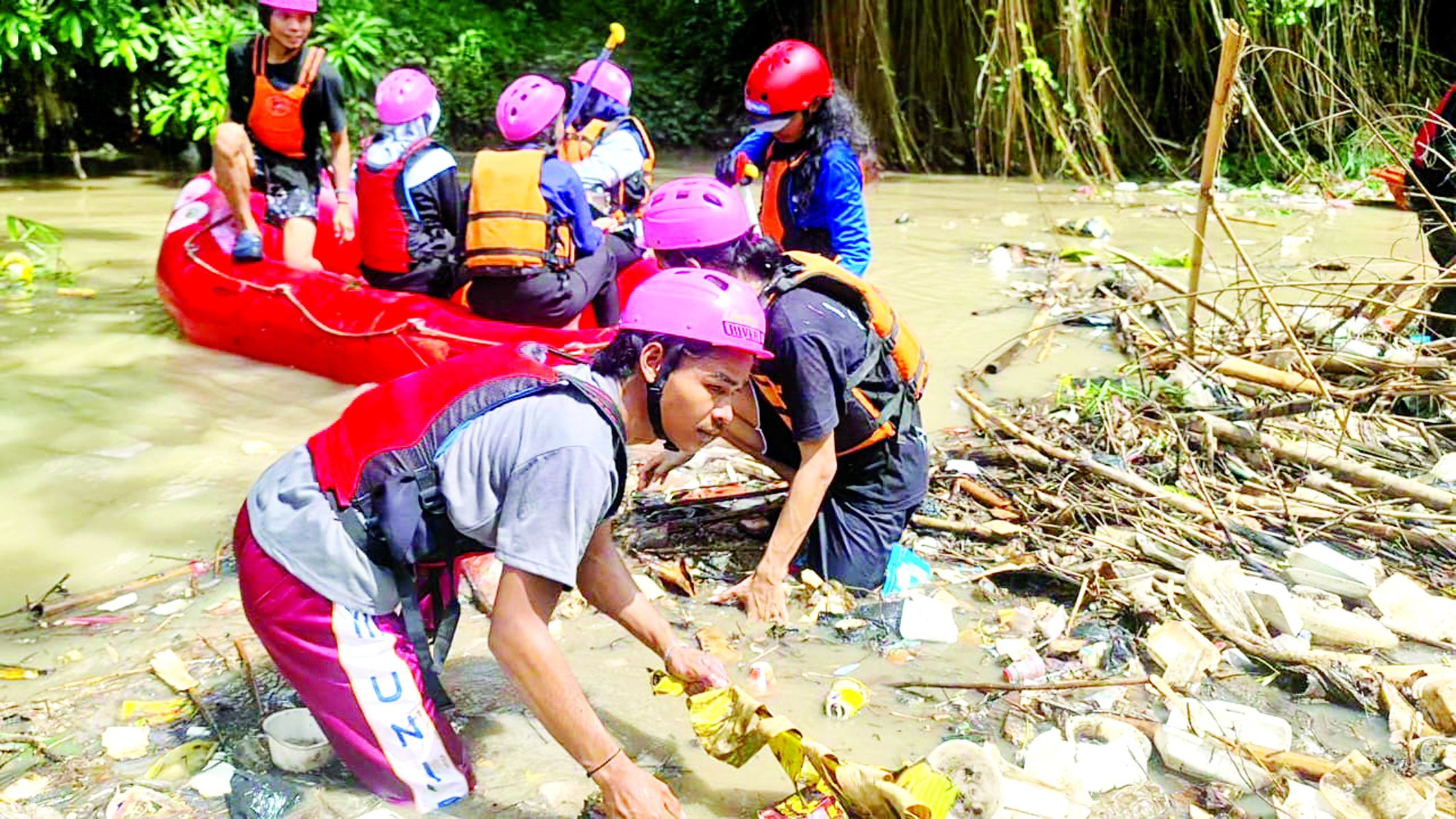 Sungai Cibanten Kembali Dipenuhi Sampah Sungai Cibanten Kembali Dipenuhi Sampah