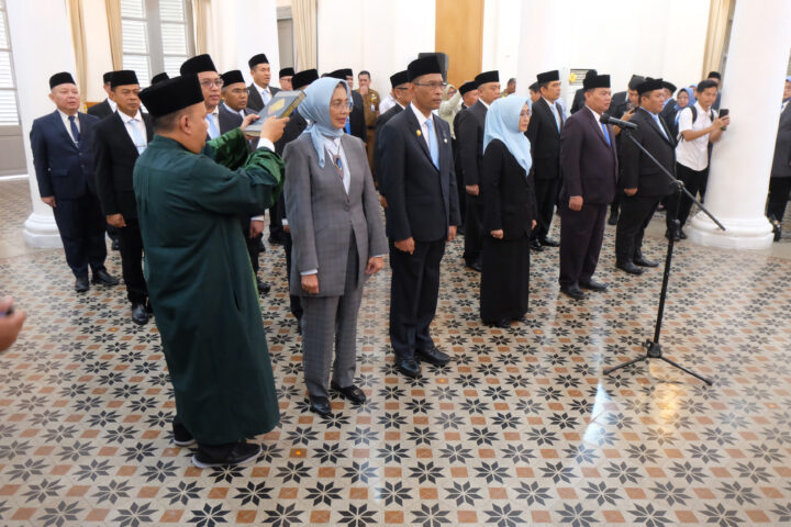 Doni Serang 23 Pejabat Pemprov Banten Dilantik Andra Soni di Gedung Negara 1