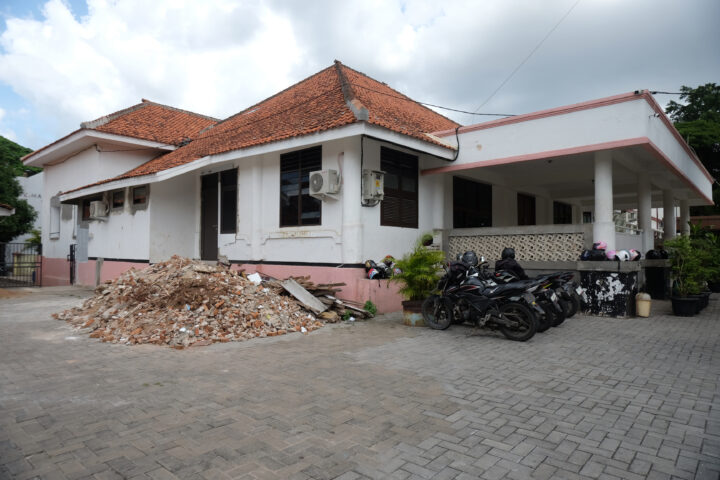 Bangunan Cagar Budaya Gedung Biara Suster Zaman Belanda di Kawas Doni Serang Bangunan Cagar Budaya Gedung Biara Suster Zaman Belanda di Kawasan Sekolah Mardi Yuana Serang 1