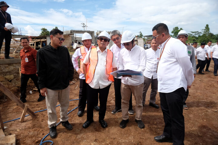 Doni Serang Gubenur Banten Andra Soni Meninjau Proyek Pembangunan SMAN 9 Kota Serang 1