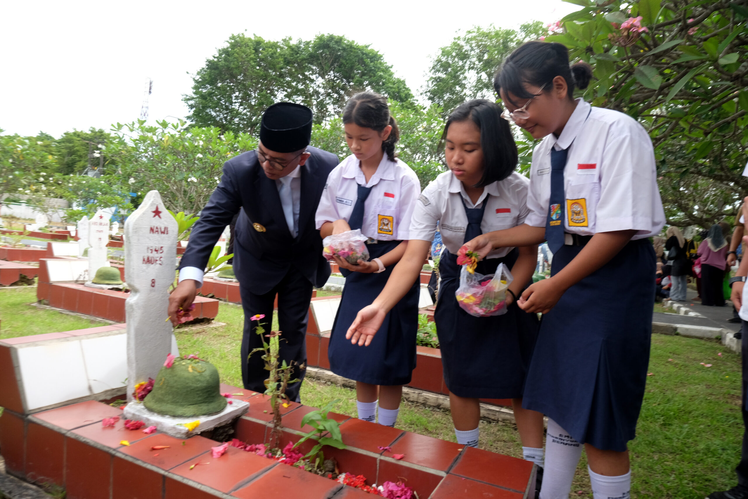 Doni Serang Pemprov Banten Usul Dua Tokoh Menjadi Pahlawan Nasional 1 scaled