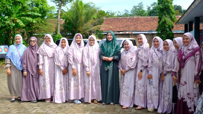 Gelar Kajian, SD Terpadu Al-Qudwahi Undang Angelina Sondakh Sebagai Narasumber