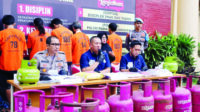 Oplos Gas Subsidi, Polisi Gerebek Pangkalan LPG di Tangerang