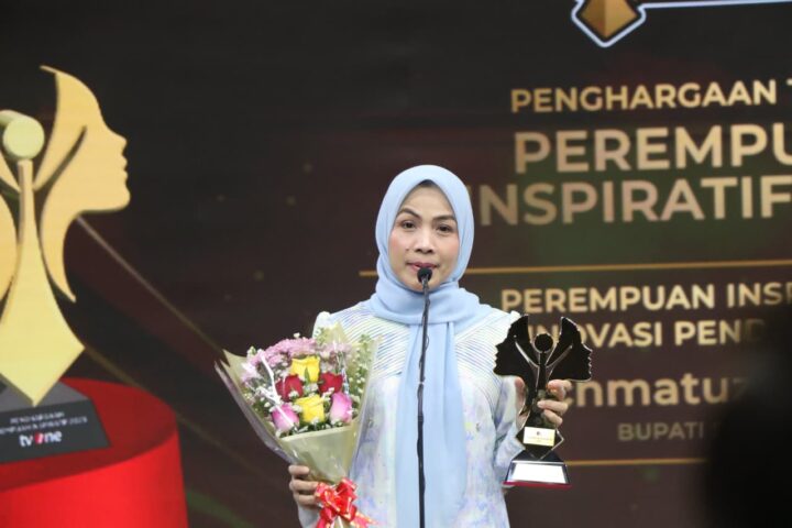 Zakiyah Diganjar Penghargaan Perempuan Inspiratif