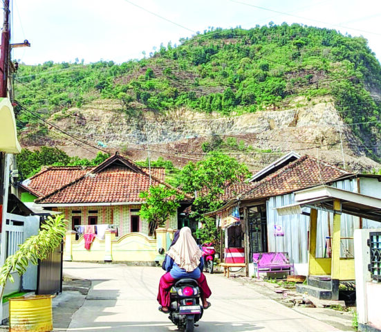 Gunung Ditambang, Banjir dan Longsor Intai Bojonegara-Puloampel Gunung Ditambang, Banjir dan Longsor Intai Bojonegara-Puloampel