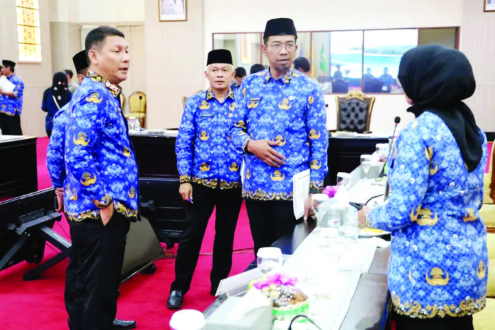 Aktivitas Truk Tambang Disetop Aktivitas Truk Tambang Disetop