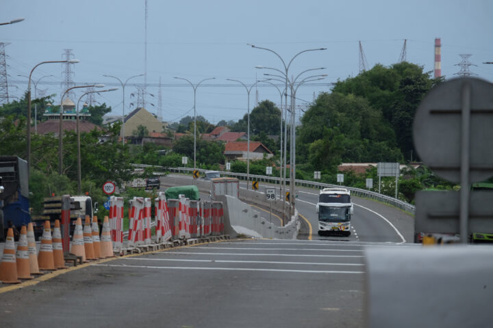 Doni Cilegon Keluar Tol Merak Lancar 1
