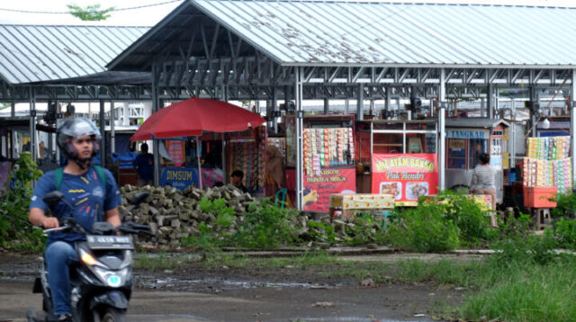 Doni Seran Awning Pujasera Stadion Maulana Yusuf Kota Serang Sudah Diisi PKL 1