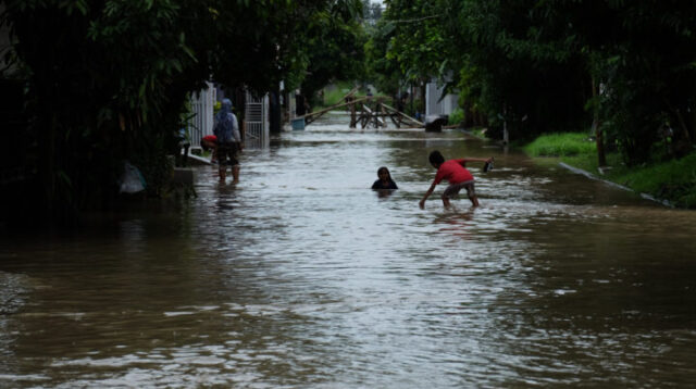Doni Serang Dinkes Kota Serang Menghimbau Untuk Mewaspadai Penyakit Waterborne Diseases Bagi Warga Terdampak Banjir 1