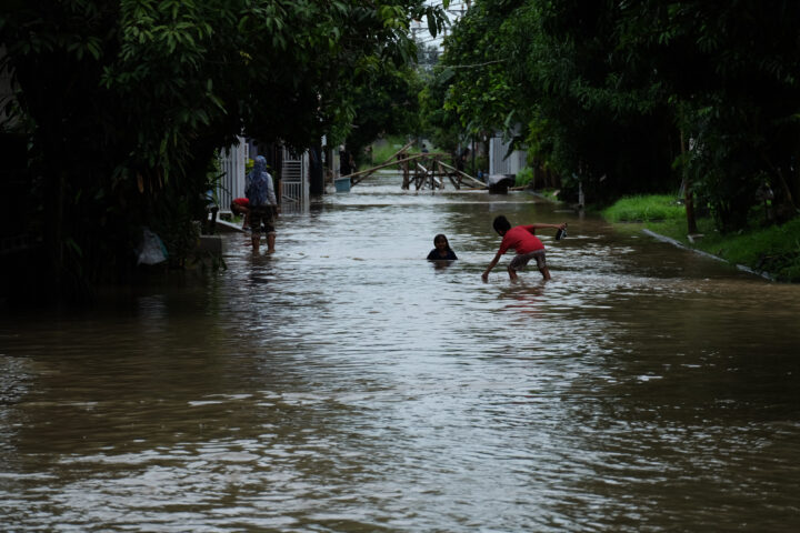 Doni Serang Dinkes Kota Serang Menghimbau Untuk Mewaspadai Penyakit Waterborne Diseases Bagi Warga Terdampak Banjir 1