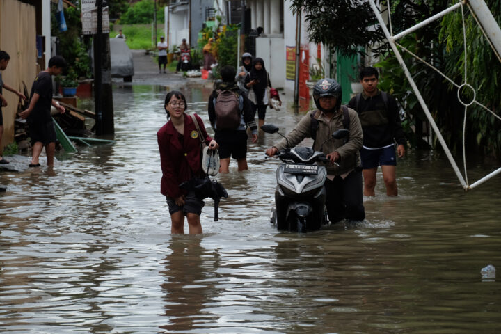 Doni Serang Jalan Komplek Untirta Permai Kota Serang Banjir 1