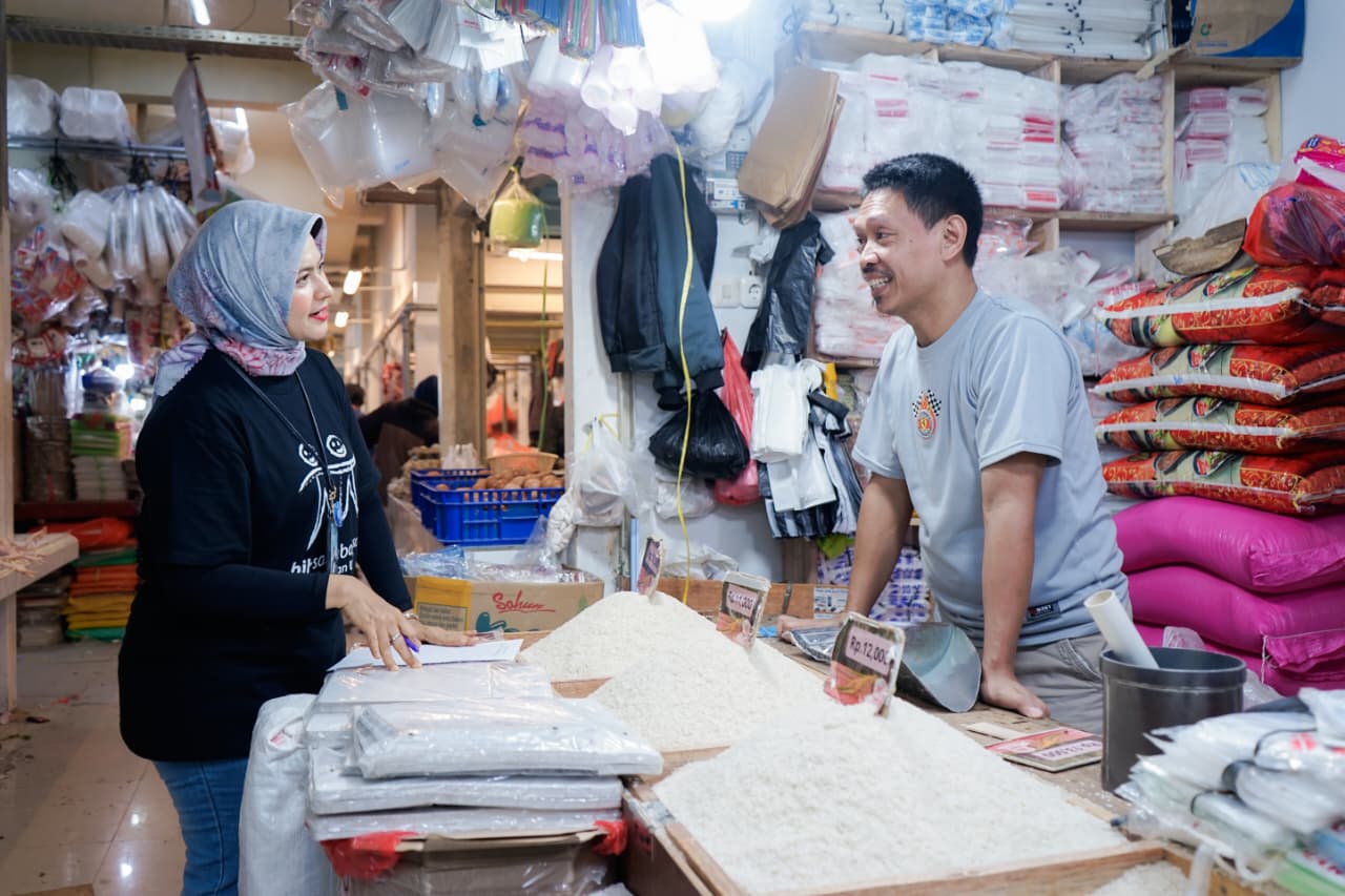 Ilustrasi layanan Bank BJB ke pedagang. (dok BJB)