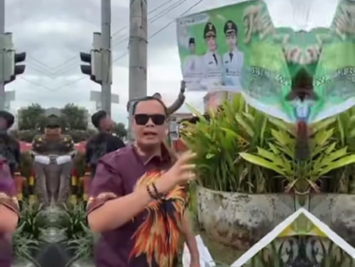 Budi Rustandi Turun Tangan Beredel Spanduk Liar