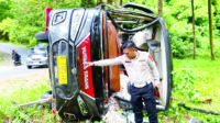 Bus Wisata Terguling, 21 Penumpang Luka