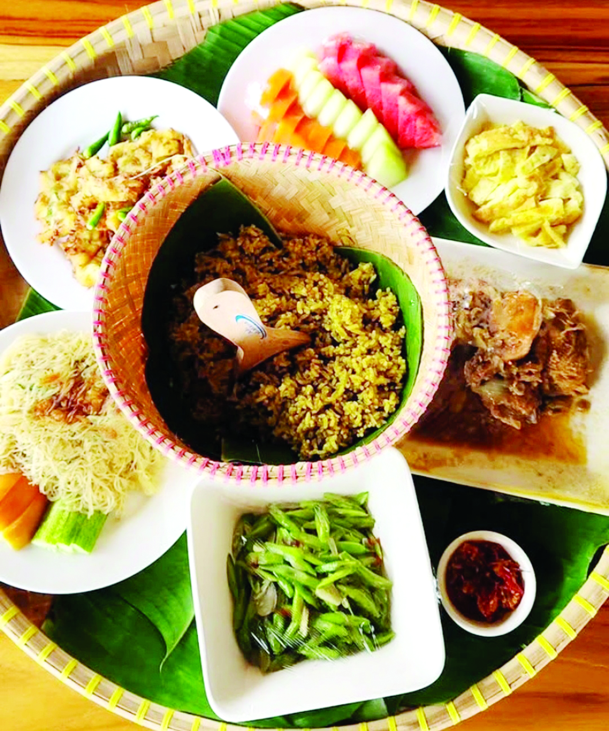 Nasi Tempong dan Tutug Oncom Kudapan Primadona di Hiromi Anyer