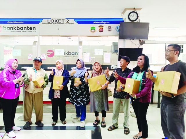 Bayar Pajak Gratis Takjil dan Doorprize