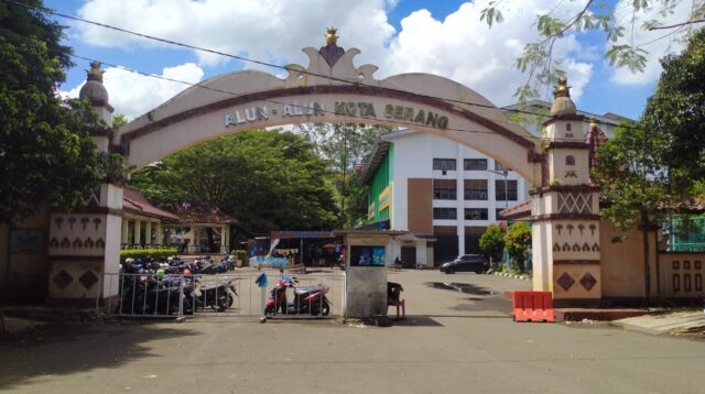 Alun-alun Dirombak Total