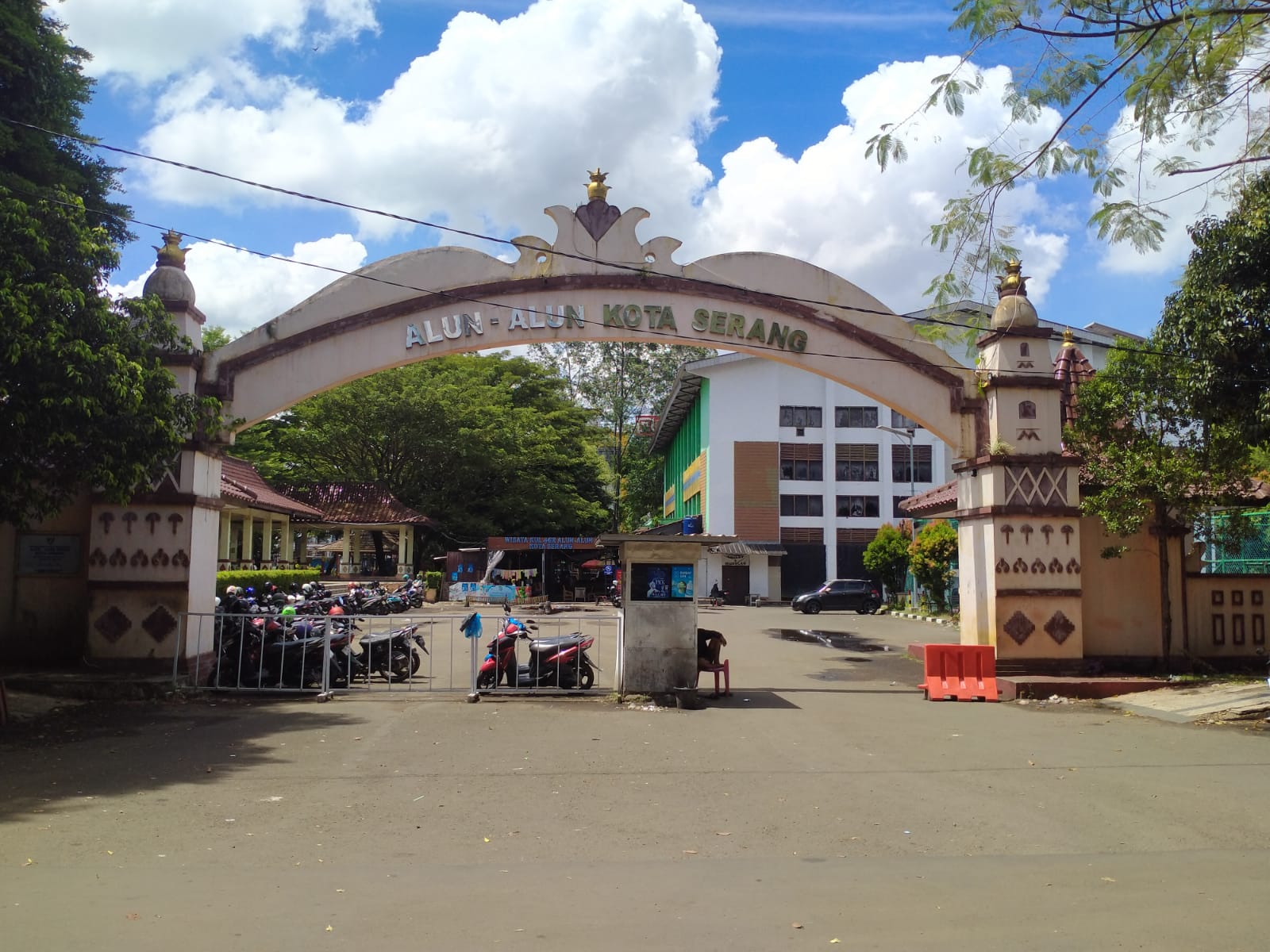 Alun-alun Dirombak Total