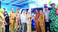 Bupati Serang Bagi-bagi Ambulans Desa