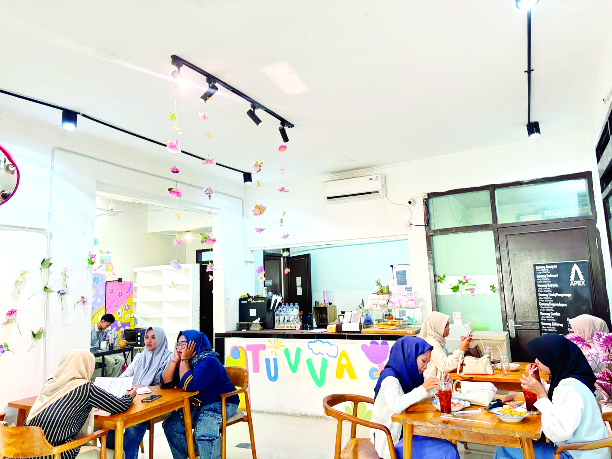 Kafe Tuvva Cilegon, Andalan Nongkrong Pelajar