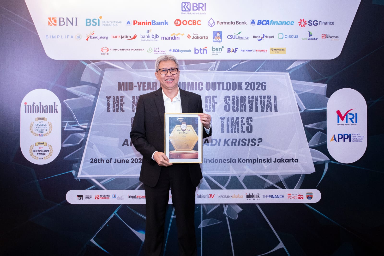 Bank bjb kembali menorehkan prestasi membanggakan dengan meraih sejumlah penghargaan bergengsi dalam ajang 23rd INFOBANK-MRI Banking Service Excellence Appreciation 2026 yang diselengggarakan di Jakarta pada Jumat 26 Juni 2026. (Dokumentasi bank bjb)
