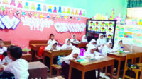24 Siswa SDN Ciwedus Belajar di Bekas Gudang 24 Siswa SDN Ciwedus Belajar di Bekas Gudang