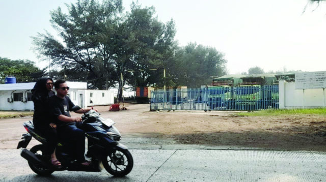 Warga Pulomerak Tercemar Debu Batubara