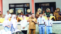 Gubernur Klaim Minat Sekolah Gratis Meningkat Gubernur Klaim Minat Sekolah Gratis Meningkat