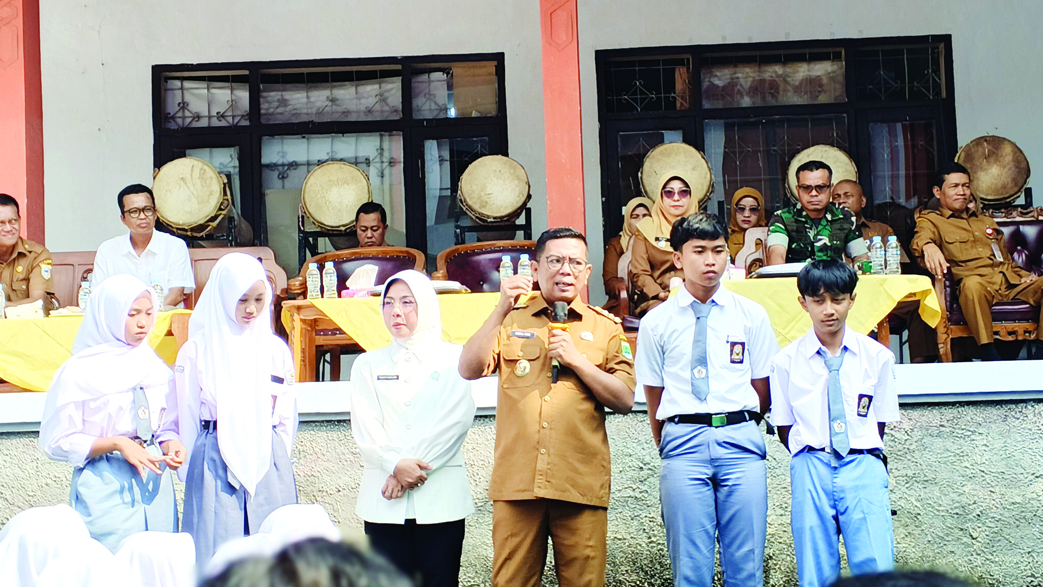 Gubernur Klaim Minat Sekolah Gratis Meningkat