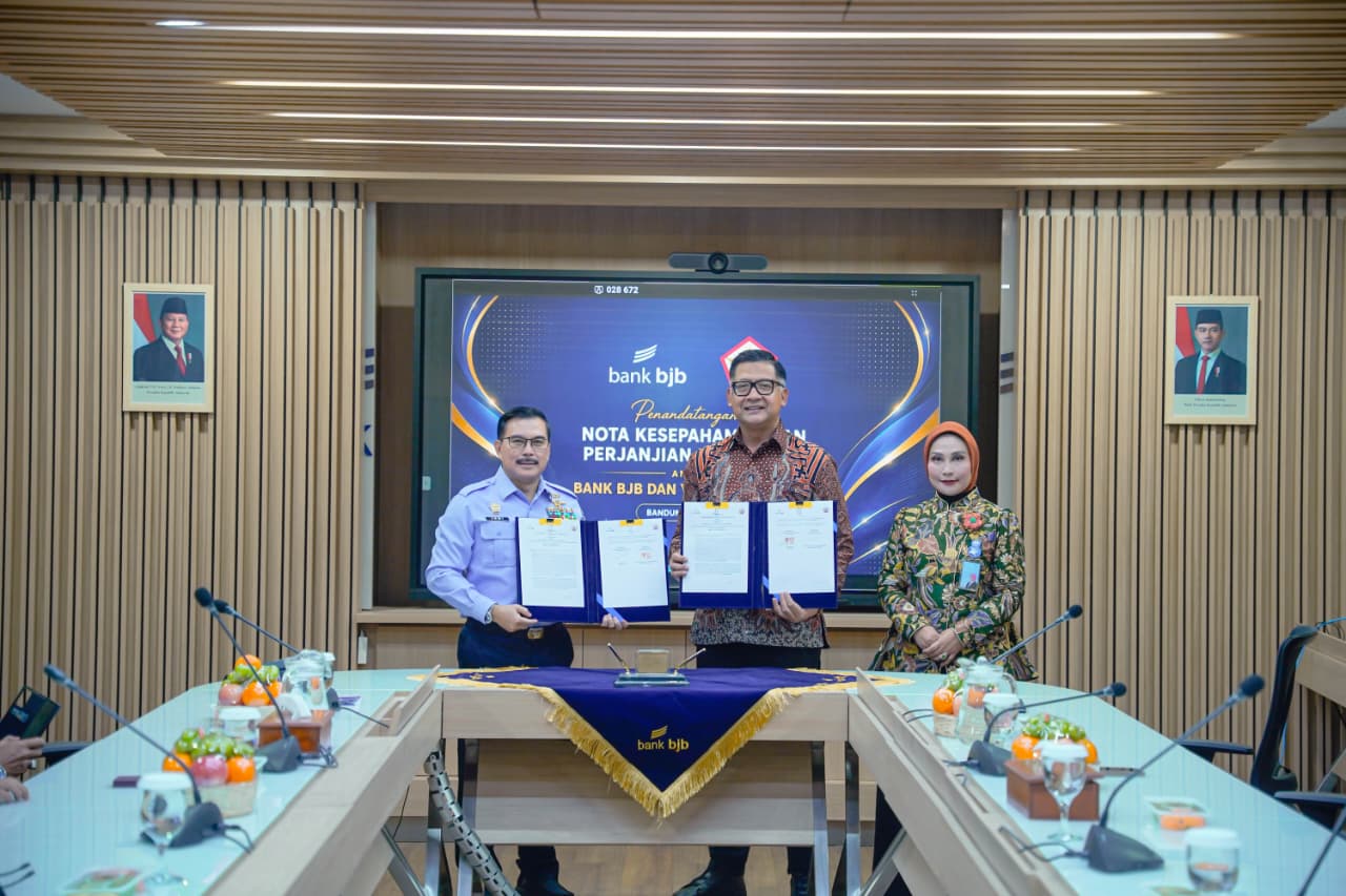 Suasana penandatanganan Nota Kesepahaman dan Perjanjian Kerja Sama (PKS) bank bjb bersama Yayasan Adi Upaya (Yasau) di Menara bank bjb, Bandung, Rabu 29 Juli 2026. (Dokumentasi bank bjb)