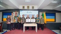Bank bjb melakukan penandatanganan Perjanjian Kerja Sama Program Dana Pensiun Lembaga Keuangan (DPLK) bank bjb (bjb siap) dengan Universitas Al-Ma'soem di Kampus Universitas Al-Ma'soem, Kabupaten Sumedang, Jawa Barat, Kamis 30 Juli 2026. (Dokumentasi bank bjb)