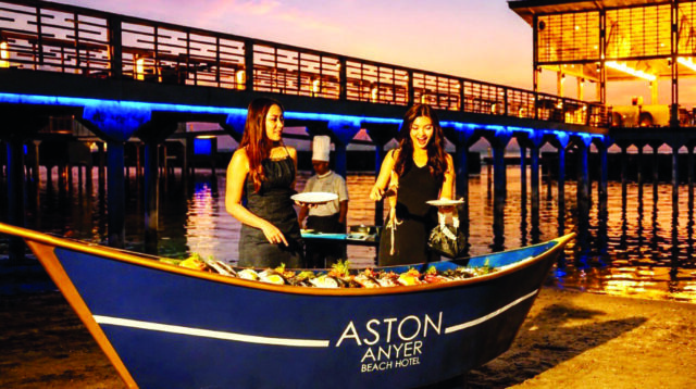 ASTON ANYER BEACH HOTEL Jagonya Sajian Seafood Segar